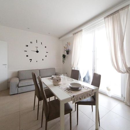 Slow Chic Apartment Ganzirri Messina Bagian luar foto