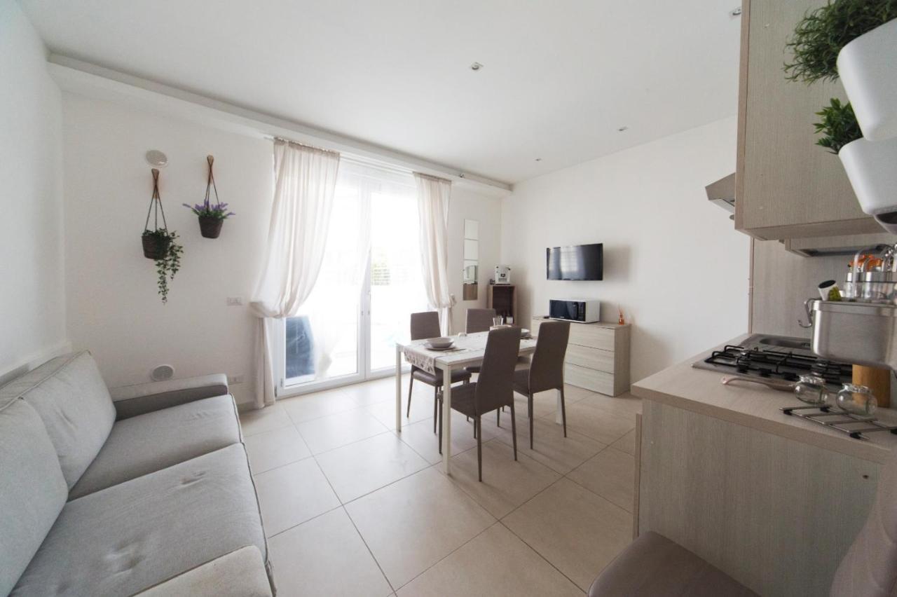 Slow Chic Apartment Ganzirri Messina Bagian luar foto